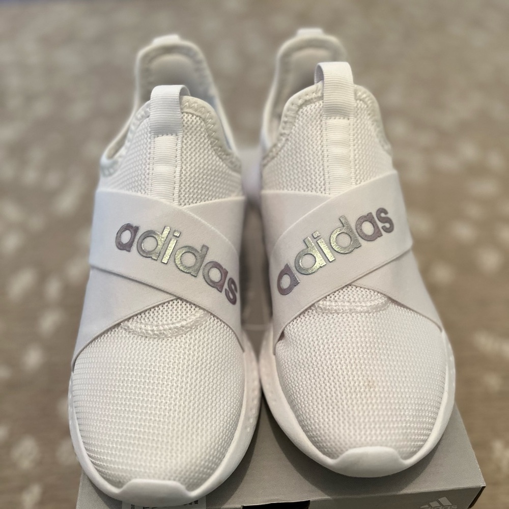 Women’s Size 6.5 Adidas Cloudfoam Comfort Shoes. Slip on style.